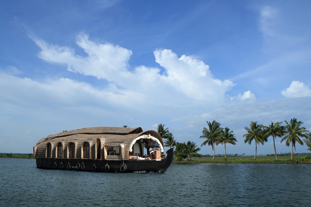 Deluxe Houseboat